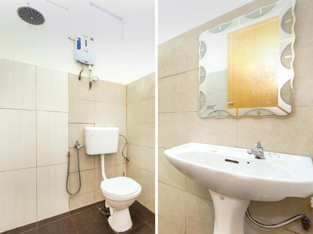 Oyo 703 Myra Hotel Мерсинг Экстерьер фото