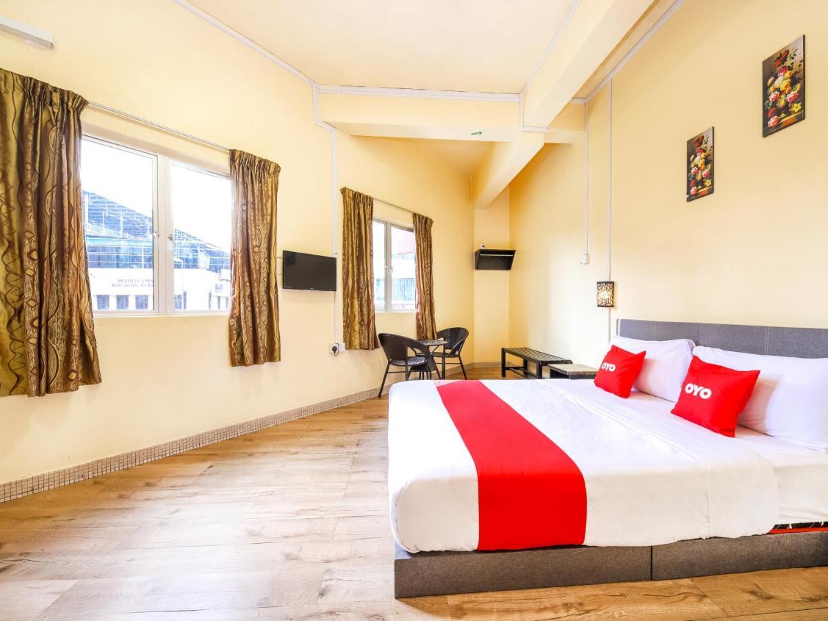 Oyo 703 Myra Hotel Мерсинг Экстерьер фото